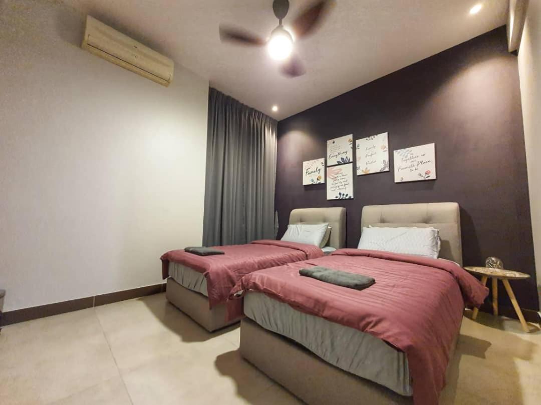Santubong Suites B Just Like Home Damai Kuching Extérieur photo