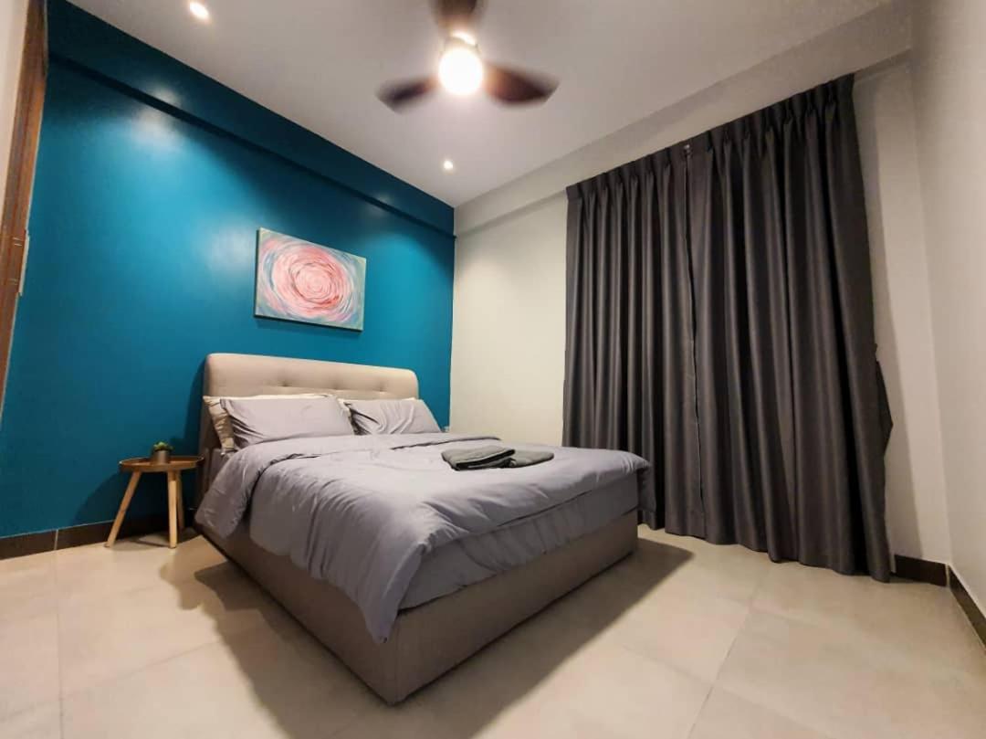 Santubong Suites B Just Like Home Damai Kuching Extérieur photo