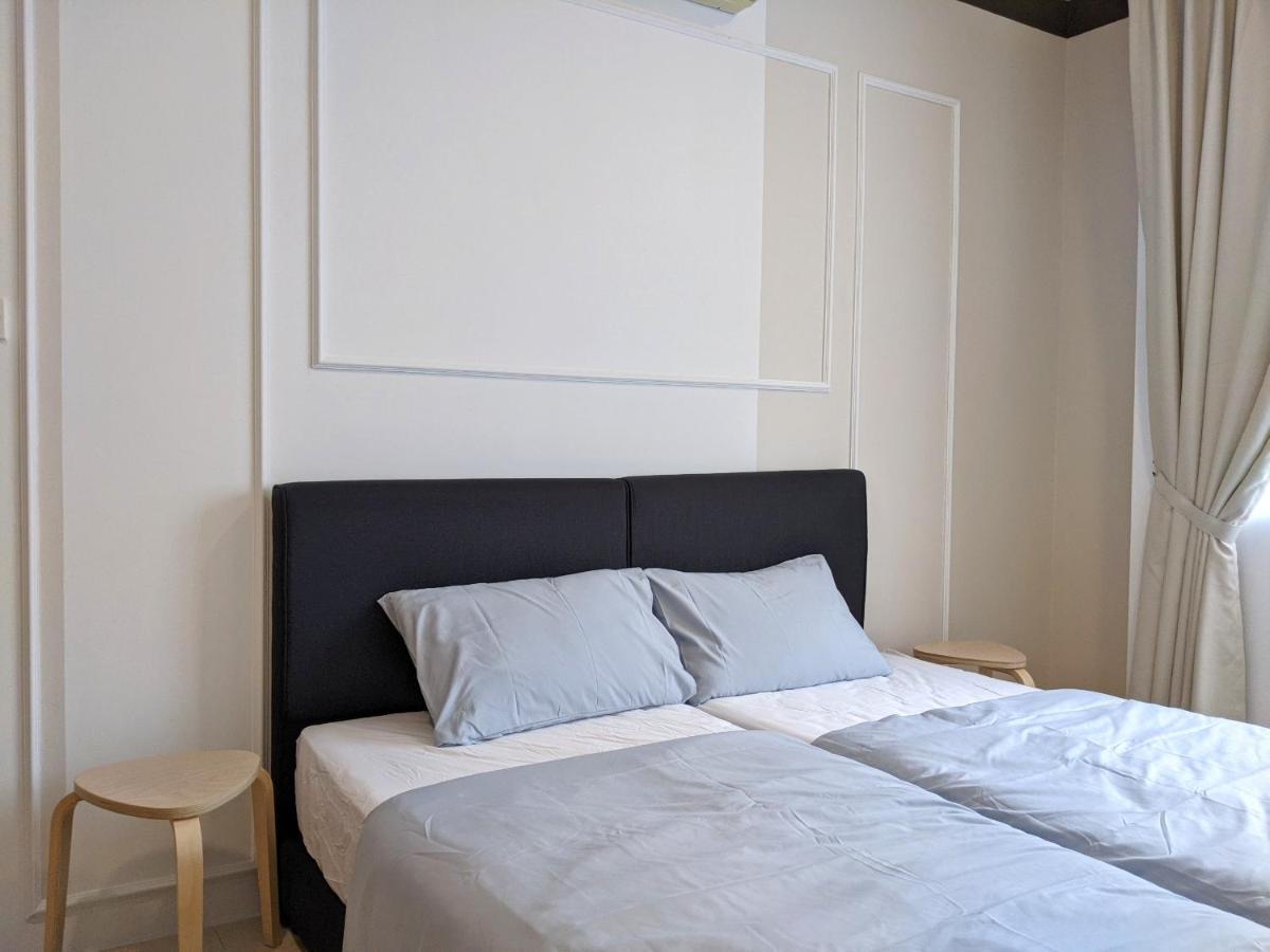 Santubong Suites B Just Like Home Damai Kuching Extérieur photo