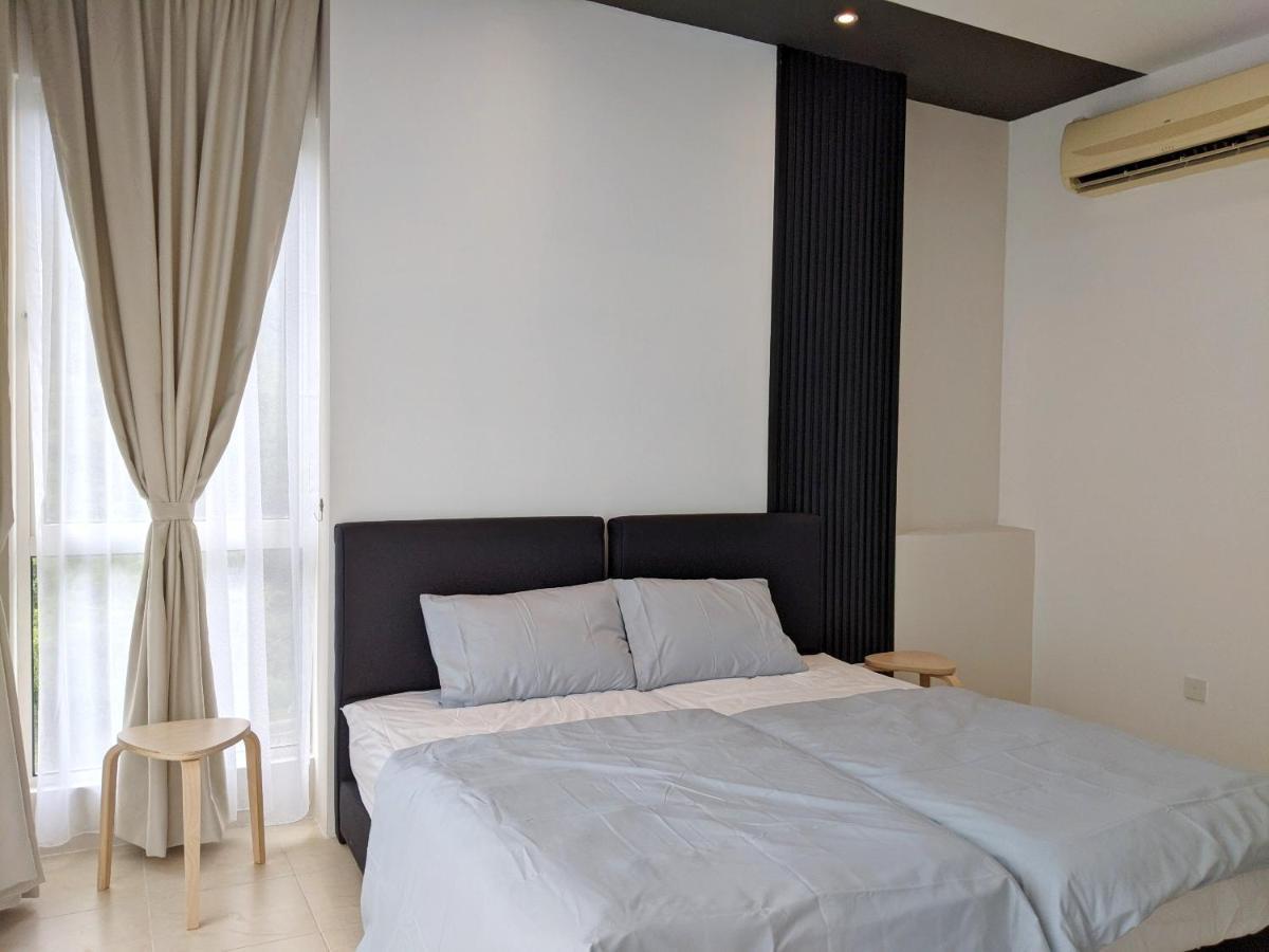 Santubong Suites B Just Like Home Damai Kuching Extérieur photo