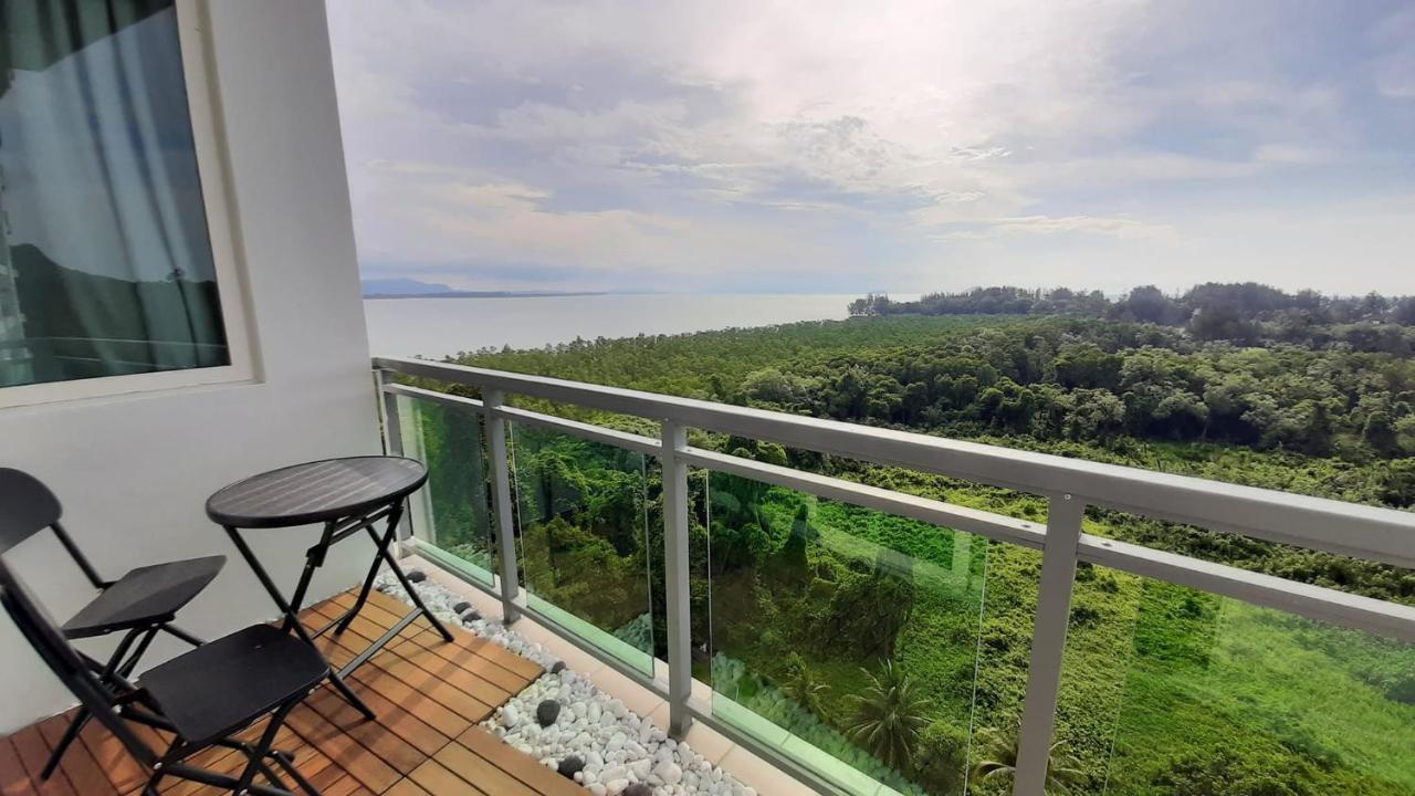 Santubong Suites B Just Like Home Damai Kuching Extérieur photo