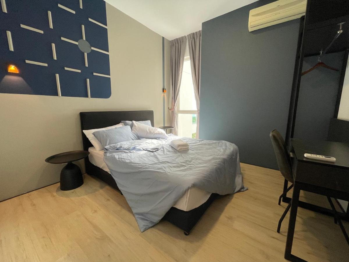 Santubong Suites B Just Like Home Damai Kuching Extérieur photo