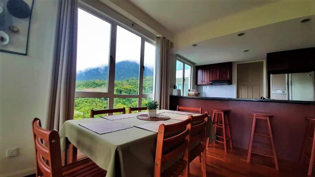 Santubong Suites B Just Like Home Damai Kuching Extérieur photo