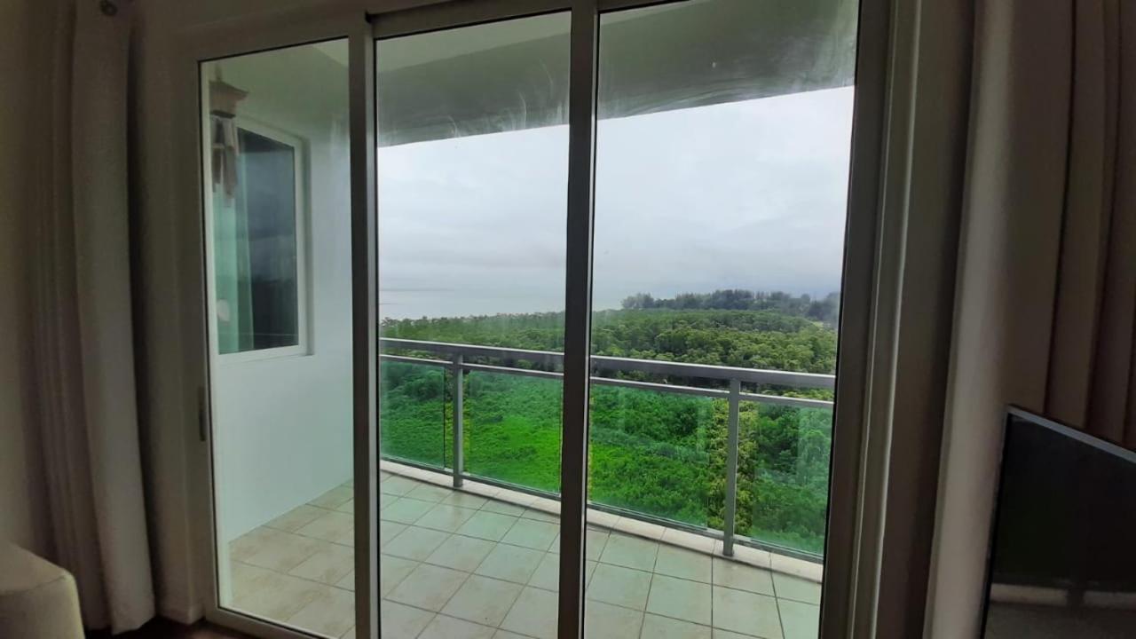 Santubong Suites B Just Like Home Damai Kuching Extérieur photo