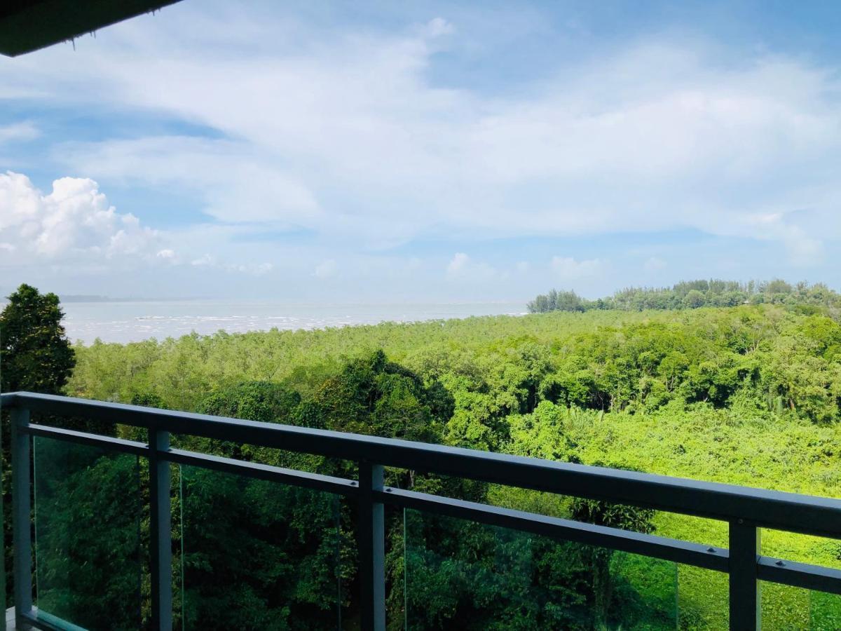 Santubong Suites B Just Like Home Damai Kuching Extérieur photo