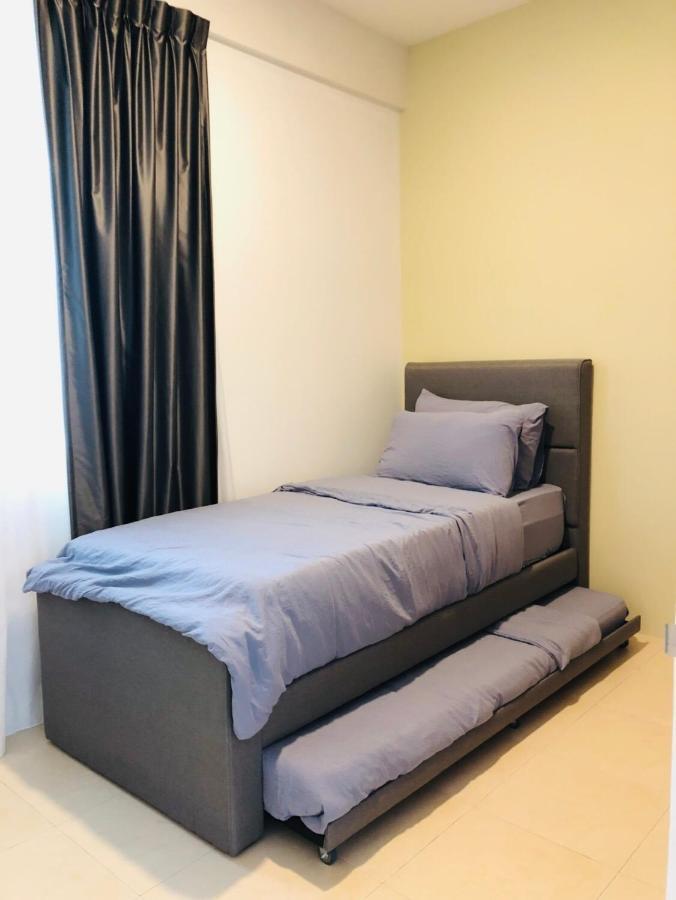 Santubong Suites B Just Like Home Damai Kuching Extérieur photo